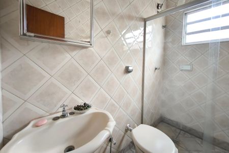 Casa à venda com 634m², 4 quartos e 10 vagas Casa à venda com 634m², 4 quartos e 10 vagasBanheiro Social