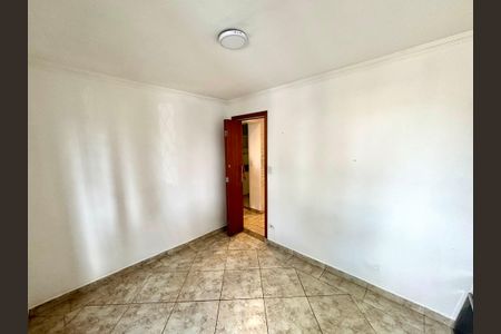 Quarto 1 de apartamento à venda com 2 quartos, 45m² em Jardim Redil, São Paulo