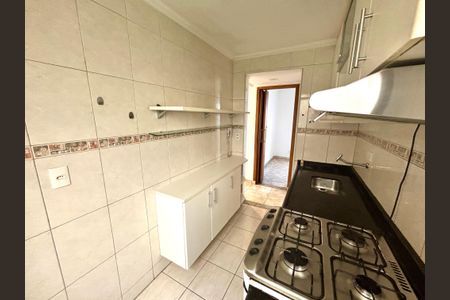 Cozinha de apartamento à venda com 2 quartos, 45m² em Jardim Redil, São Paulo