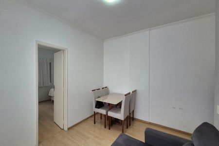 Sala de apartamento à venda com 1 quarto, 43m² em Cambuí, Campinas