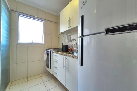 Cozinha  de apartamento à venda com 1 quarto, 43m² em Cambuí, Campinas