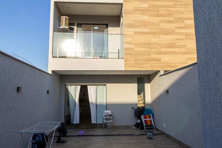 Casa de condomínio para alugar com 160m², 2 quartos e 2 vagasVaranda