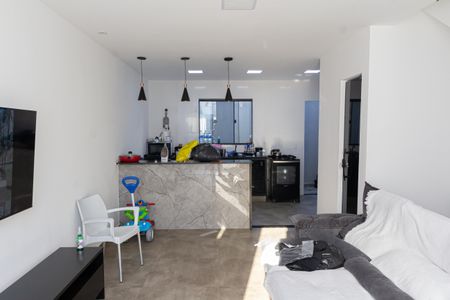 Sala de casa de condomínio para alugar com 2 quartos, 160m² em Santa Cruz, Rio de Janeiro