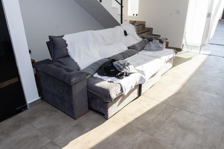 Casa de condomínio para alugar com 160m², 2 quartos e 2 vagasSala