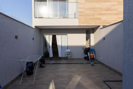 Casa de condomínio para alugar com 160m², 2 quartos e 2 vagasVaranda