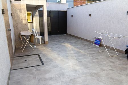 Casa de condomínio para alugar com 160m², 2 quartos e 2 vagasQuintal