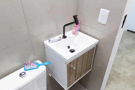 Casa de condomínio para alugar com 160m², 2 quartos e 2 vagasBanheiro da Suíte