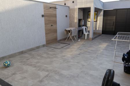 Casa de condomínio para alugar com 160m², 2 quartos e 2 vagasQuintal