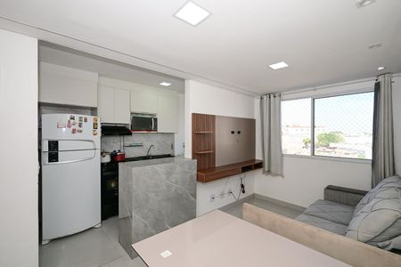 Sala de apartamento para alugar com 2 quartos, 44m² em Vila Suzana, São Paulo