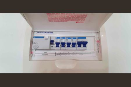 Apartamento para alugar com 40m², 2 quartos e sem vagaQuadro de Luz