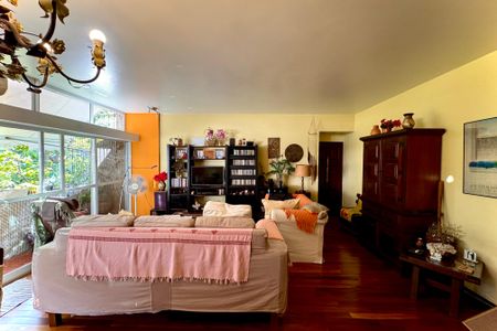 Apartamento à venda com 136m², 3 quartos e 1 vaga