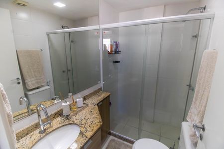 Apartamento à venda com 176m², 3 quartos e 2 vagas Apartamento à venda com 176m², 3 quartos e 2 vagasBanheiro da Suíte