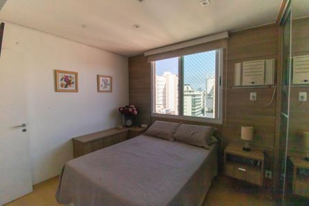Apartamento à venda com 176m², 3 quartos e 2 vagas Apartamento à venda com 176m², 3 quartos e 2 vagasSuíte
