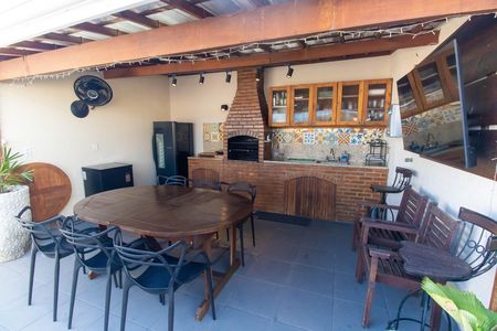 Apartamento à venda com 176m², 3 quartos e 2 vagas Apartamento à venda com 176m², 3 quartos e 2 vagasCobertura