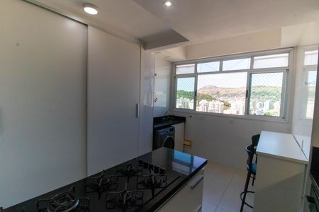 Apartamento à venda com 176m², 3 quartos e 2 vagas Apartamento à venda com 176m², 3 quartos e 2 vagasCozinha e Área de Serviço