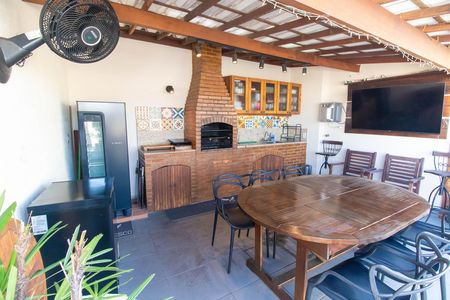 Apartamento à venda com 176m², 3 quartos e 2 vagas Apartamento à venda com 176m², 3 quartos e 2 vagasCobertura