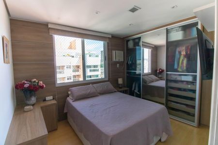 Apartamento à venda com 176m², 3 quartos e 2 vagas Apartamento à venda com 176m², 3 quartos e 2 vagasSuíte