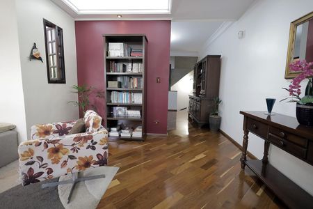 Casa à venda com 192m², 3 quartos e 4 vagas Casa à venda com 192m², 3 quartos e 4 vagasSala