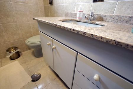 Casa à venda com 192m², 3 quartos e 4 vagas Casa à venda com 192m², 3 quartos e 4 vagasBanheiro Quarto Suíte