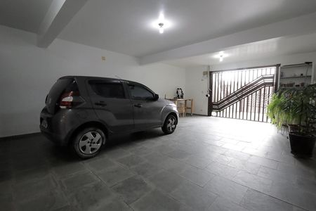 Casa à venda com 192m², 3 quartos e 4 vagas Casa à venda com 192m², 3 quartos e 4 vagasGaragem