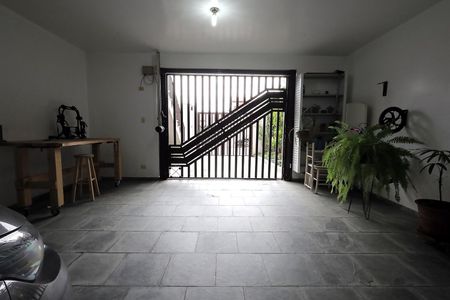 Casa à venda com 192m², 3 quartos e 4 vagas Casa à venda com 192m², 3 quartos e 4 vagasGaragem