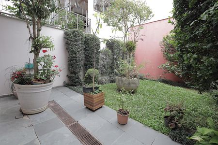 Casa à venda com 192m², 3 quartos e 4 vagas Casa à venda com 192m², 3 quartos e 4 vagasQuintal e Jardim