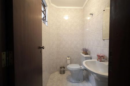 Casa à venda com 192m², 3 quartos e 4 vagas Casa à venda com 192m², 3 quartos e 4 vagasBanheiro 1
