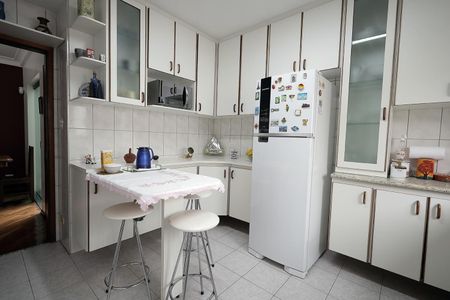 Casa à venda com 192m², 3 quartos e 4 vagas Casa à venda com 192m², 3 quartos e 4 vagasCozinha