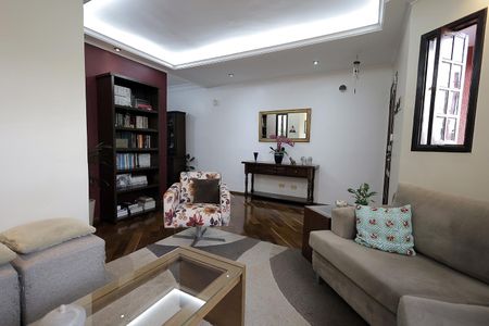 Casa à venda com 192m², 3 quartos e 4 vagas Casa à venda com 192m², 3 quartos e 4 vagasSala