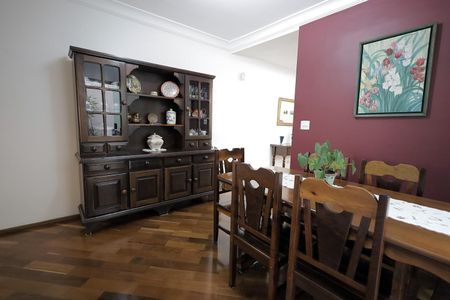 Casa à venda com 192m², 3 quartos e 4 vagas Casa à venda com 192m², 3 quartos e 4 vagasSala de Jantar