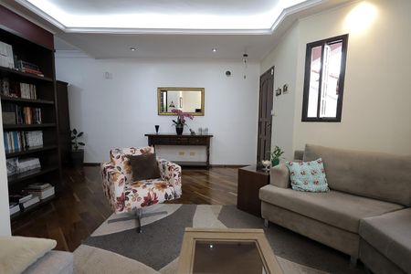 Casa à venda com 192m², 3 quartos e 4 vagas Casa à venda com 192m², 3 quartos e 4 vagasSala