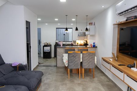 Sala de casa de condomínio para alugar com 2 quartos, 160m² em Santa Cruz, Rio de Janeiro