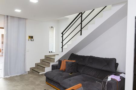 Sala de casa de condomínio para alugar com 2 quartos, 160m² em Santa Cruz, Rio de Janeiro