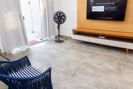 Sala de casa de condomínio para alugar com 2 quartos, 160m² em Santa Cruz, Rio de Janeiro