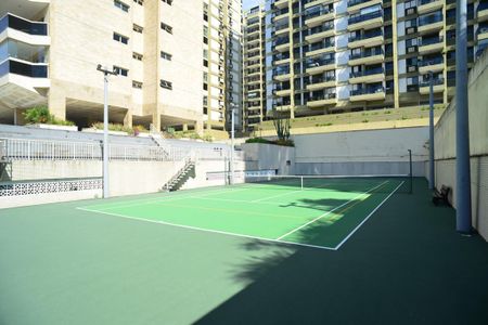Apartamento para alugar com 170m², 2 quartos e 1 vaga Apartamento para alugar com 170m², 2 quartos e 1 vagaÁrea Comum - Quadra de Tênis