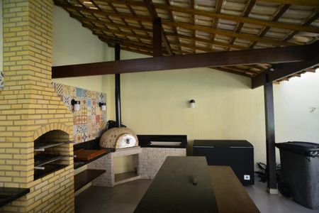 Apartamento para alugar com 170m², 2 quartos e 1 vaga Apartamento para alugar com 170m², 2 quartos e 1 vagaÁrea Comum - Churrasqueira
