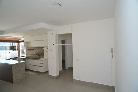 Sala de apartamento para alugar com 2 quartos, 170m² em Barra da Tijuca, Rio de Janeiro
