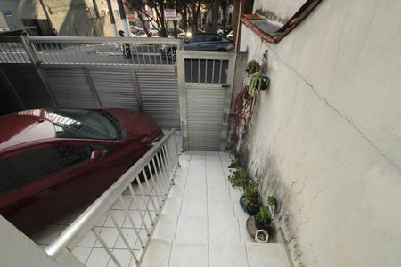 Casa para alugar com 168m², 1 quarto e 1 vagaEscada de entrada