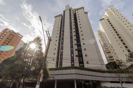 Apartamento para alugar com 126m², 3 quartos e 3 vagas Apartamento para alugar com 126m², 3 quartos e 3 vagasFachada