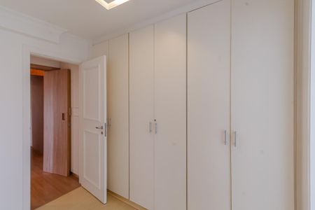 Apartamento para alugar com 126m², 3 quartos e 3 vagas Apartamento para alugar com 126m², 3 quartos e 3 vagasSuíte