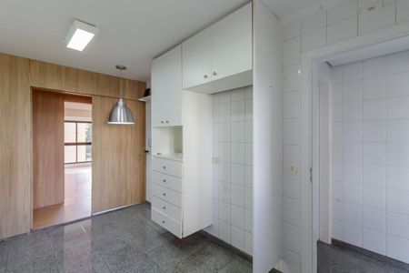 Apartamento para alugar com 126m², 3 quartos e 3 vagas Apartamento para alugar com 126m², 3 quartos e 3 vagasCozinha