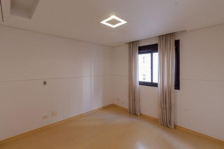 Apartamento para alugar com 126m², 3 quartos e 3 vagas Apartamento para alugar com 126m², 3 quartos e 3 vagasSuíte