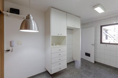 Apartamento para alugar com 126m², 3 quartos e 3 vagas Apartamento para alugar com 126m², 3 quartos e 3 vagasCozinha