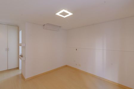 Apartamento para alugar com 126m², 3 quartos e 3 vagas Apartamento para alugar com 126m², 3 quartos e 3 vagasSuíte