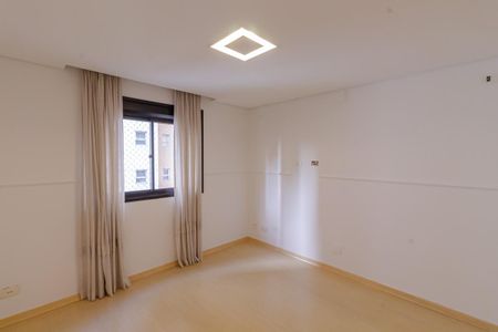 Apartamento para alugar com 126m², 3 quartos e 3 vagas Apartamento para alugar com 126m², 3 quartos e 3 vagasSuíte