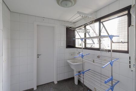 Apartamento para alugar com 126m², 3 quartos e 3 vagas Apartamento para alugar com 126m², 3 quartos e 3 vagasÁrea de Serviço