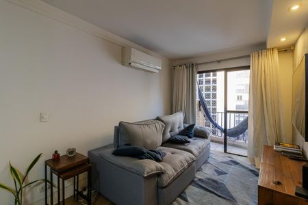 Sala de apartamento à venda com 3 quartos, 76m² em Vila Olímpia, São Paulo