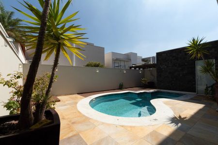 Casa de condomínio para alugar com 441m², 4 quartos e 4 vagasQuintal