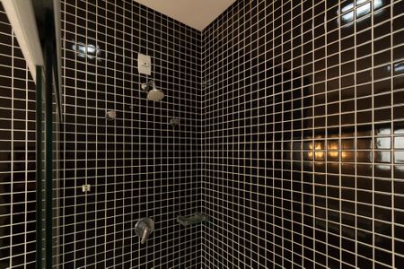 Casa de condomínio para alugar com 441m², 4 quartos e 4 vagasSuíte 2 - Banheiro