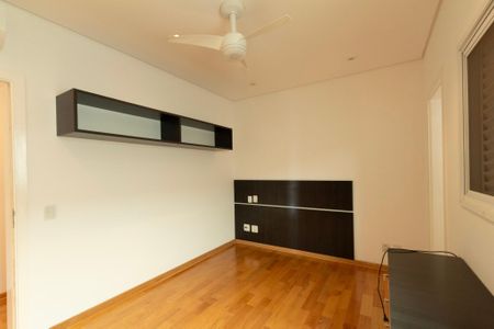 Casa de condomínio para alugar com 441m², 4 quartos e 4 vagasSuíte 2